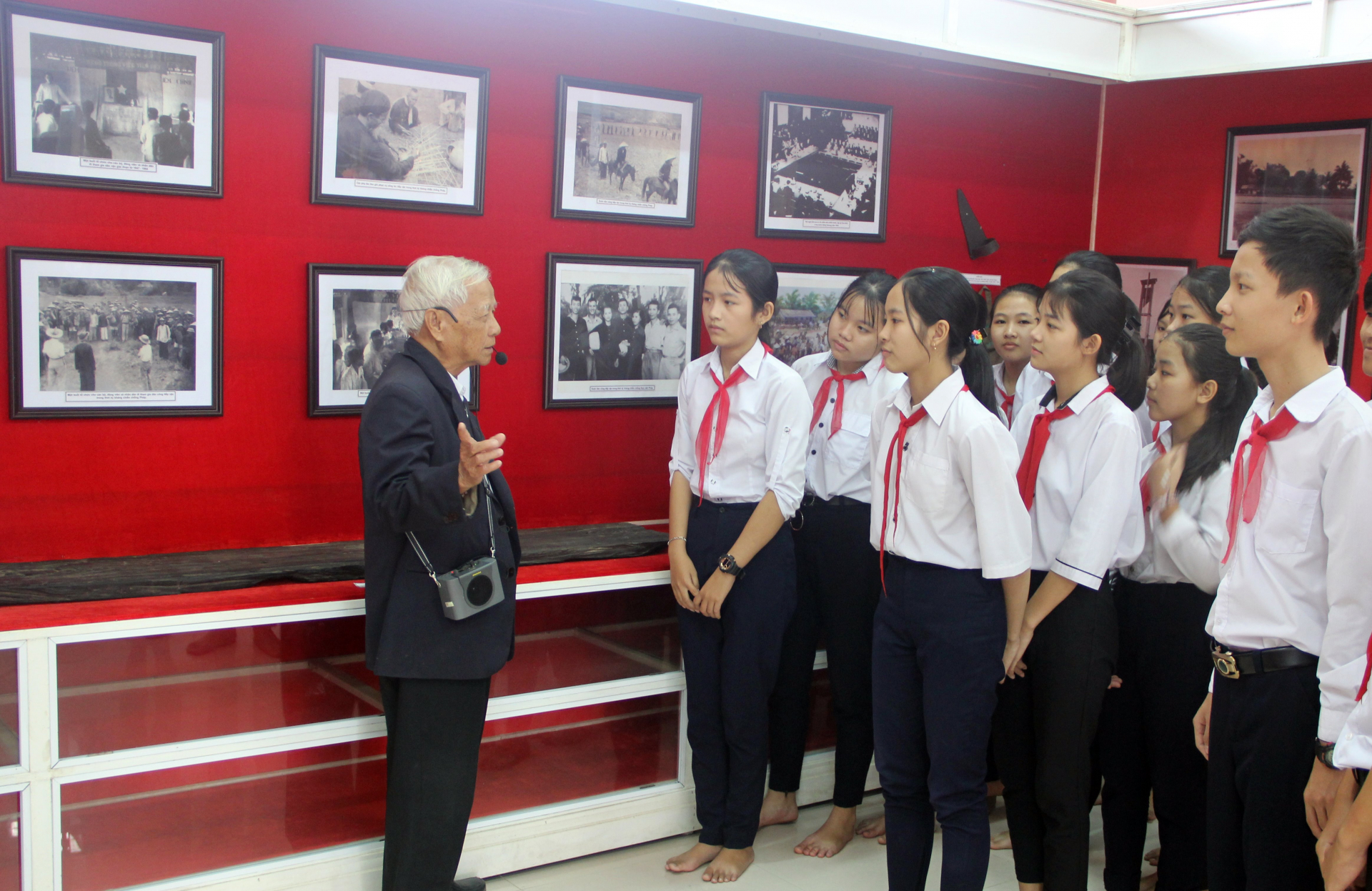 ​​​​​​​Vang mãi hào khí Đồng khởi Hòa Thịnh