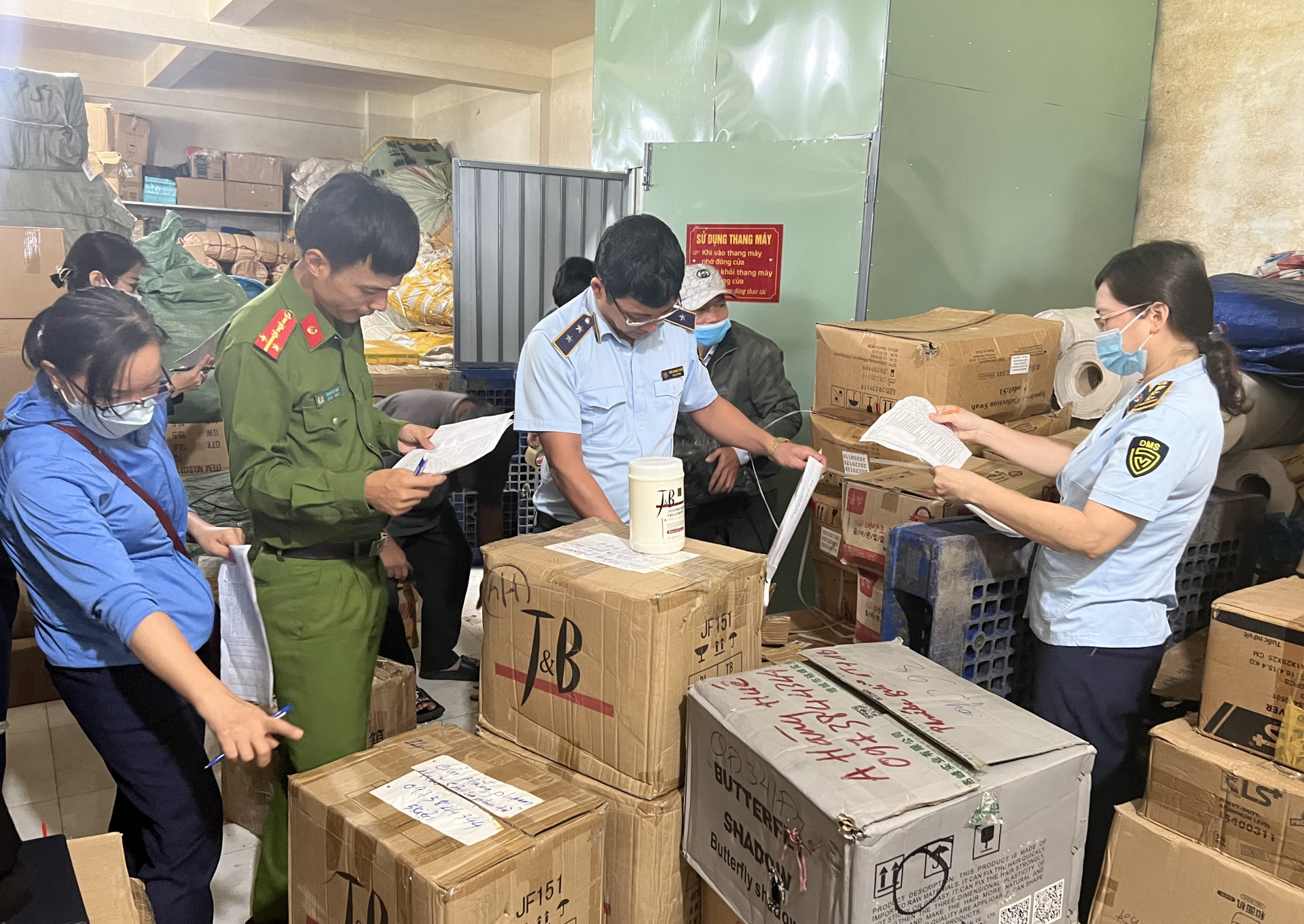 Phối hợp chống buôn lậu, gian lận thương mại 