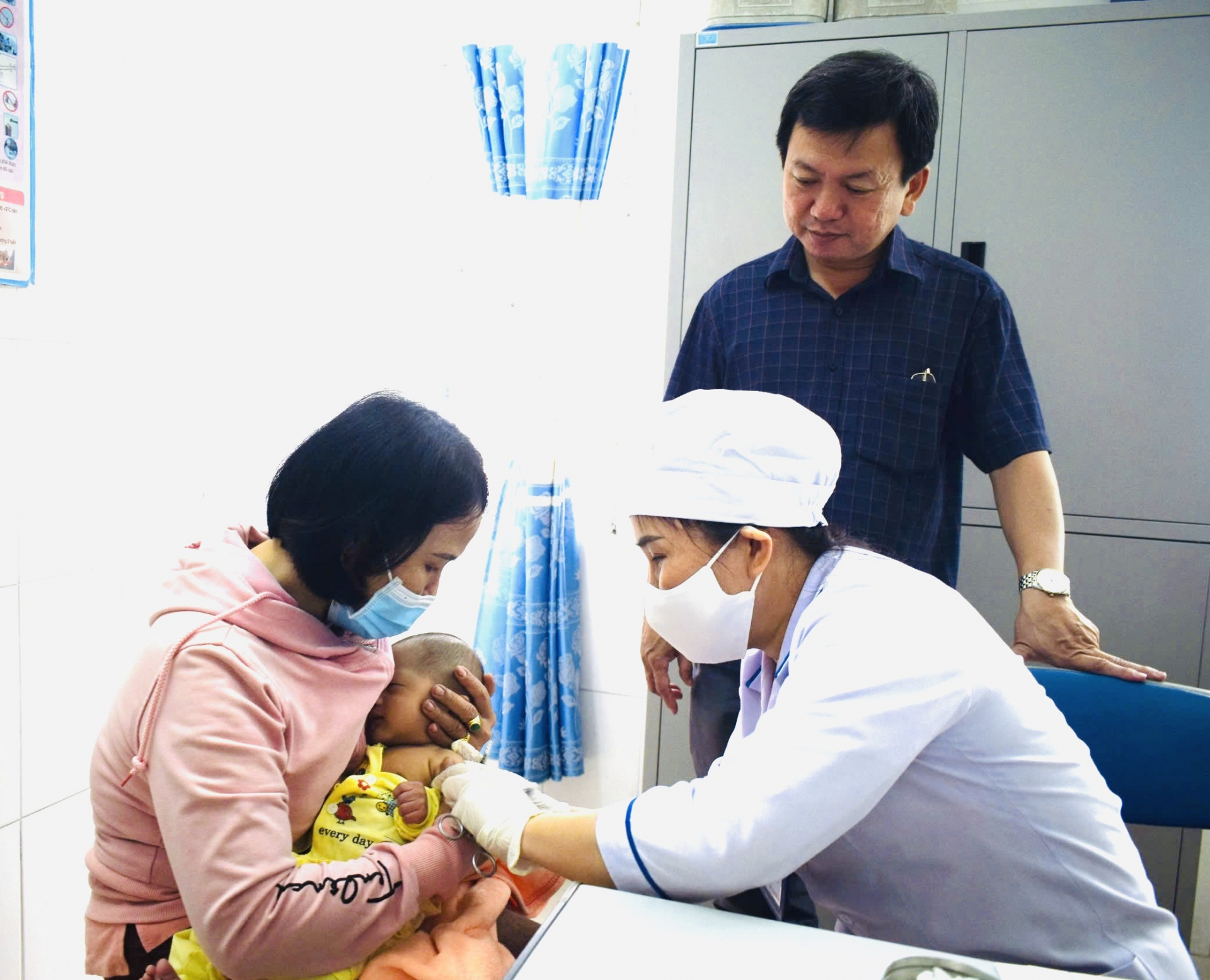 Triển khai chiến dịch tiêm chủng phòng bệnh sởi                                              