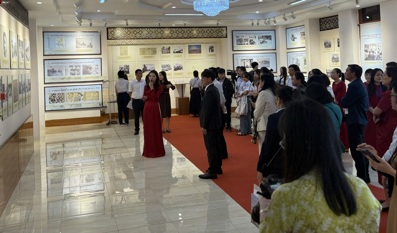 ​​​​​​​Kể chuyện lịch sử 50 năm Phú Yên qua những tư liệu quý