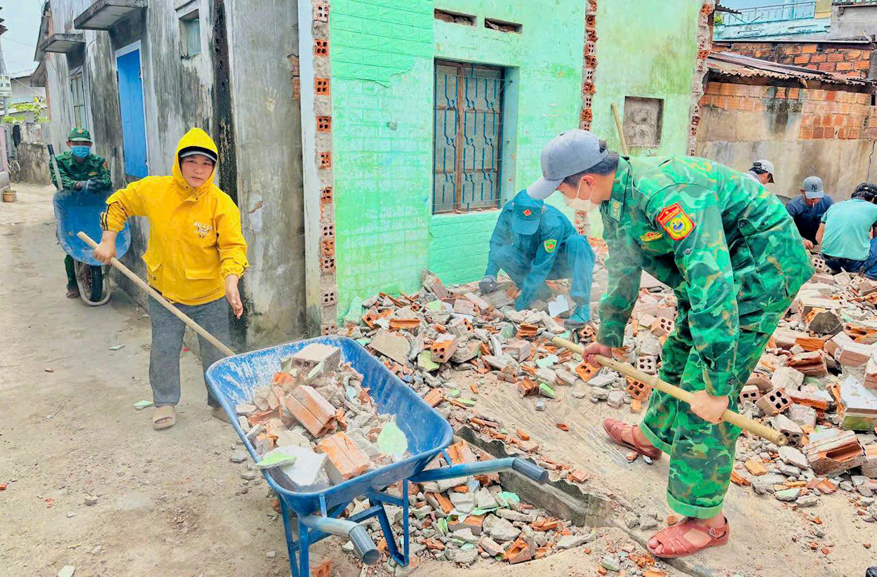 Bộ đội Biên phòng chung tay xóa nhà tạm