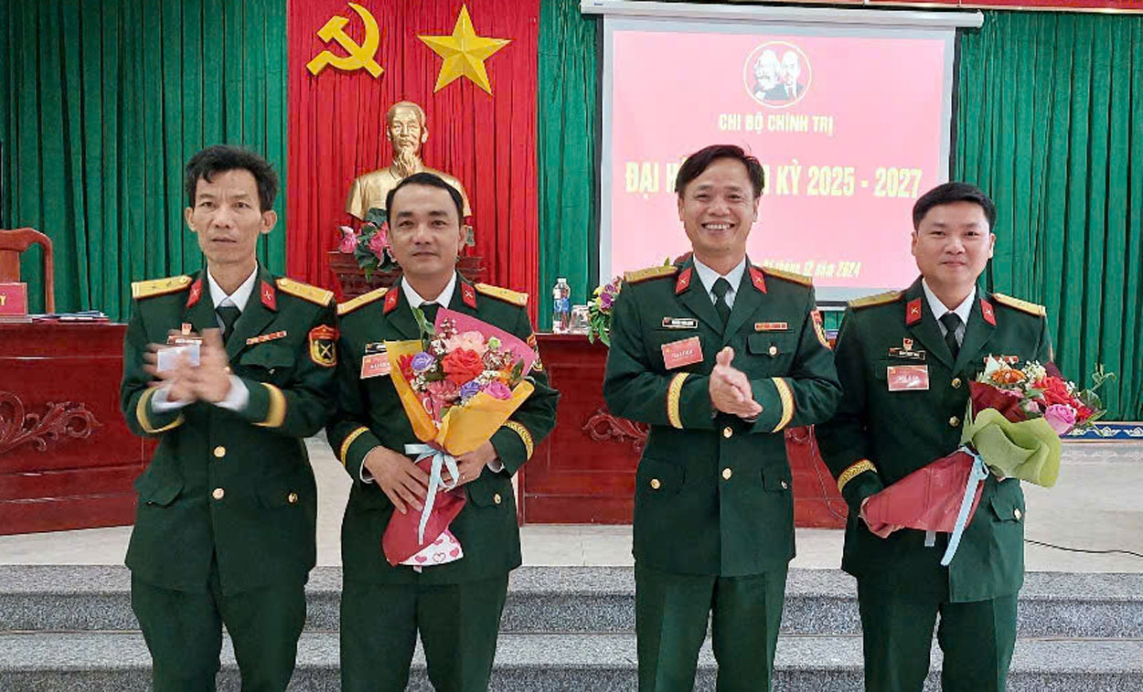 Thiếu tá Cù Minh Chiến - Trợ lý Chính trị giỏi