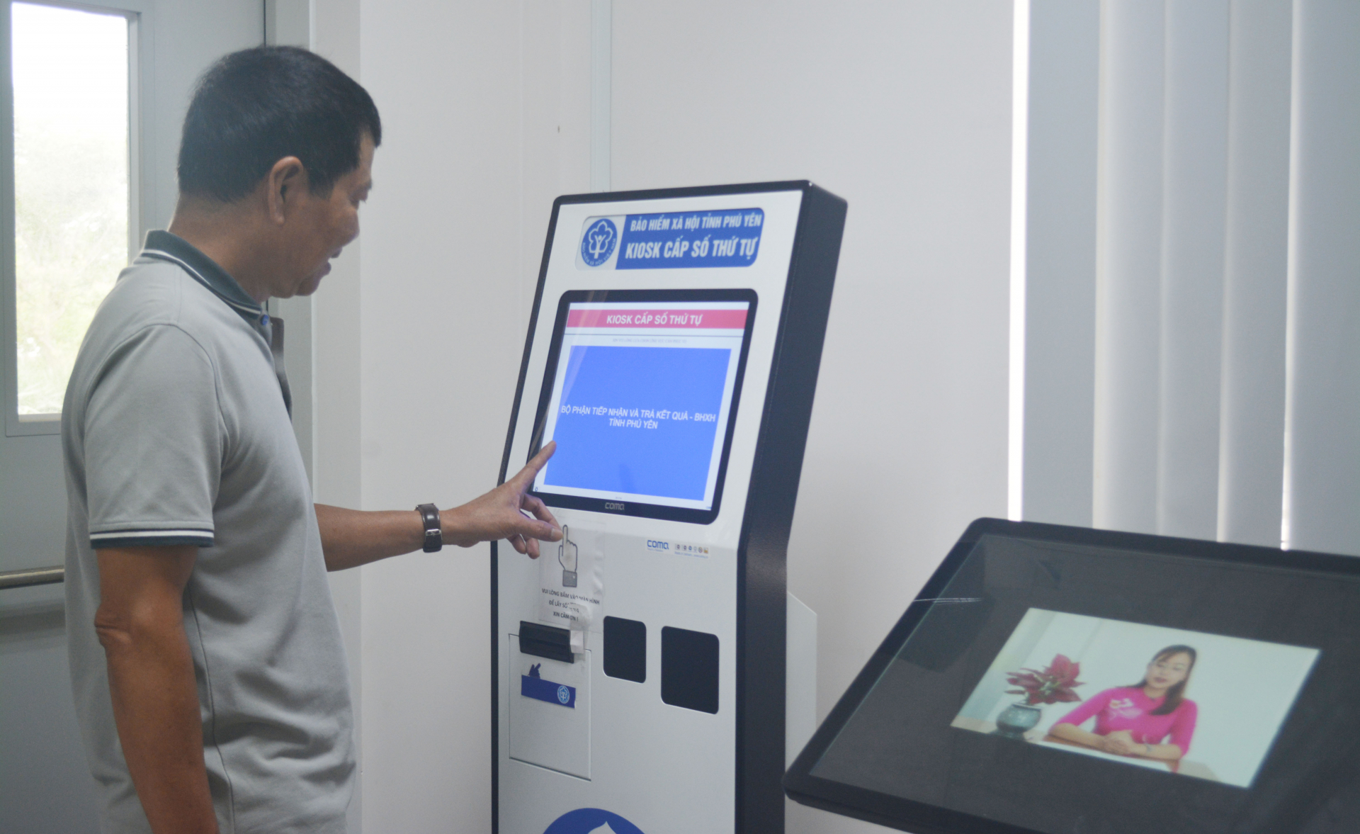 Một ngày ở bộ phận “một cửa” Bảo hiểm xã hội tỉnh