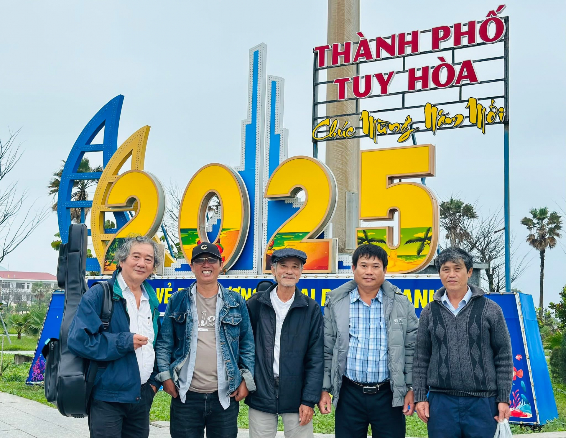 Tiếng guitar bên bụi ô rô                                                                