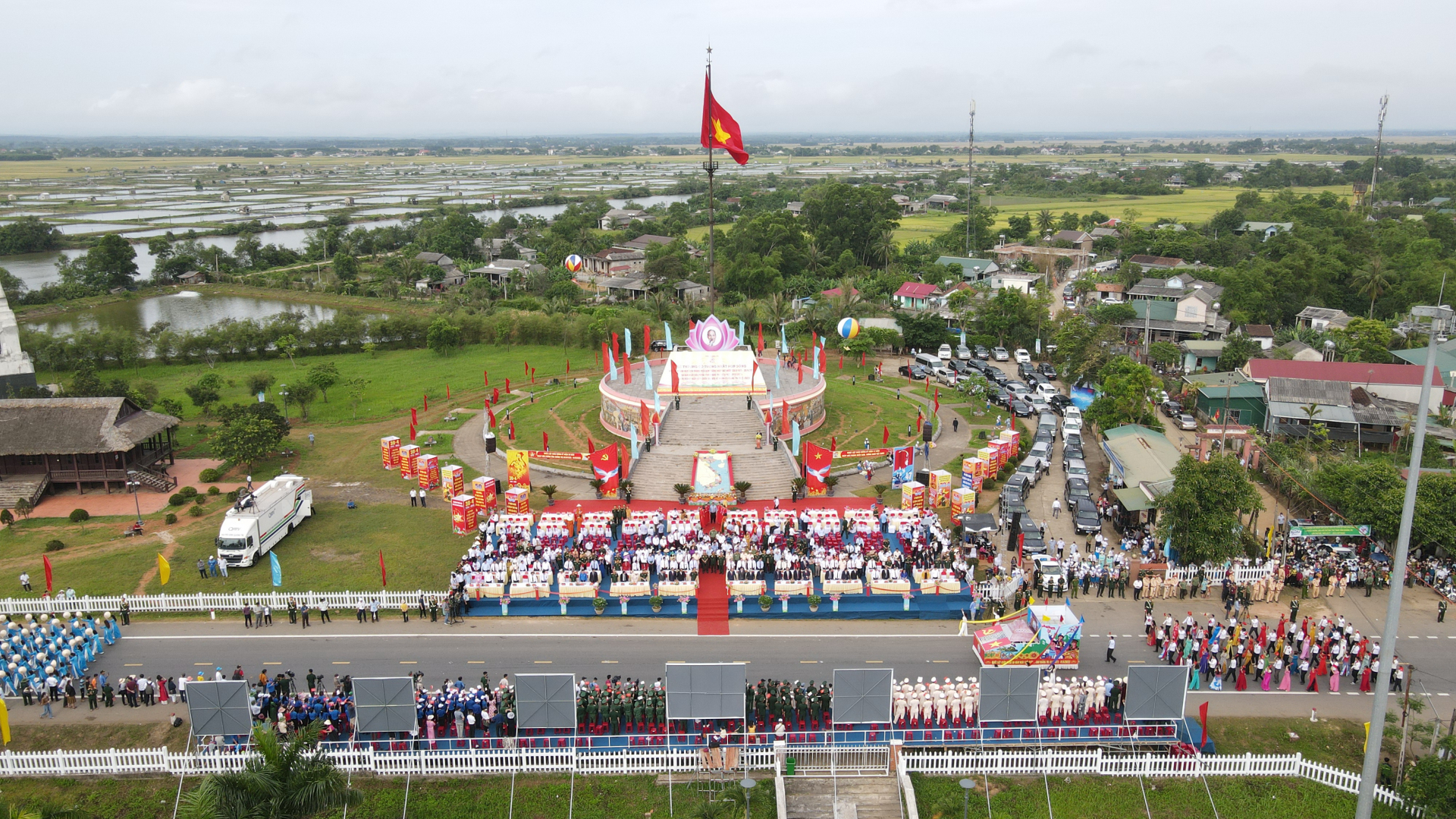 Cầu Hiền Lương - Khát vọng thống nhất non sông