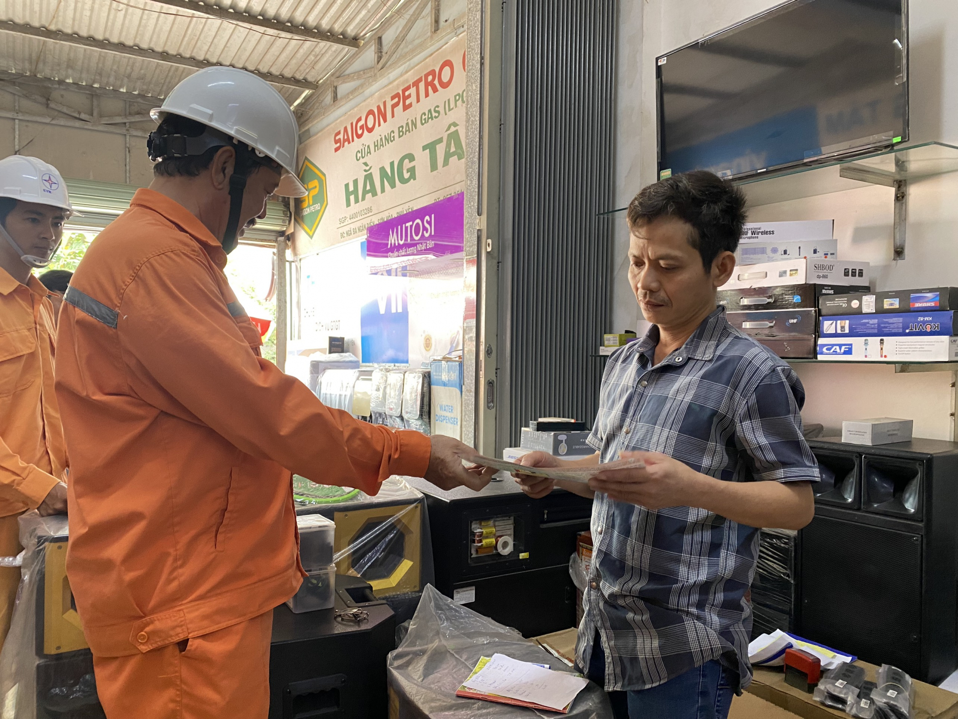 Chủ động triển khai nhiều giải pháp, đảm bảo cấp điện mùa nắng