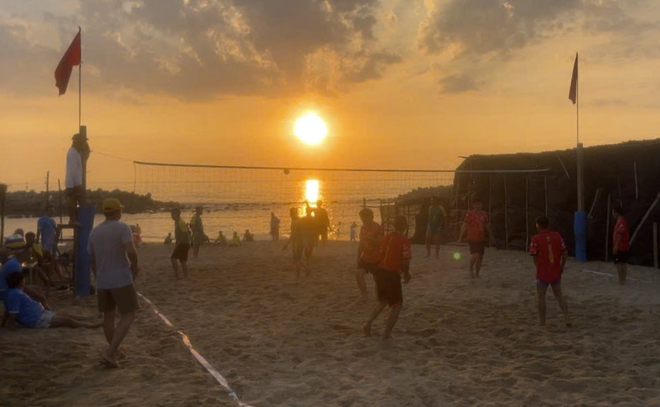Sôi nổi bóng chuyền bãi biển phong trào