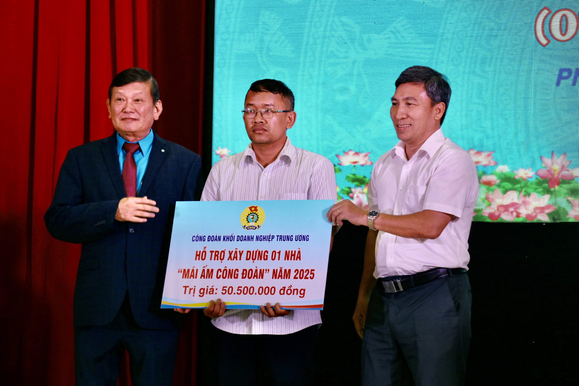 Tháng Công nhân - tri ân và tôn vinh người lao động