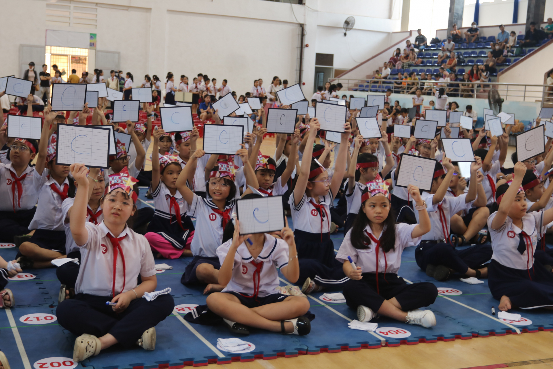 84 mùa hoa - Đội ta lớn lên cùng đất nước