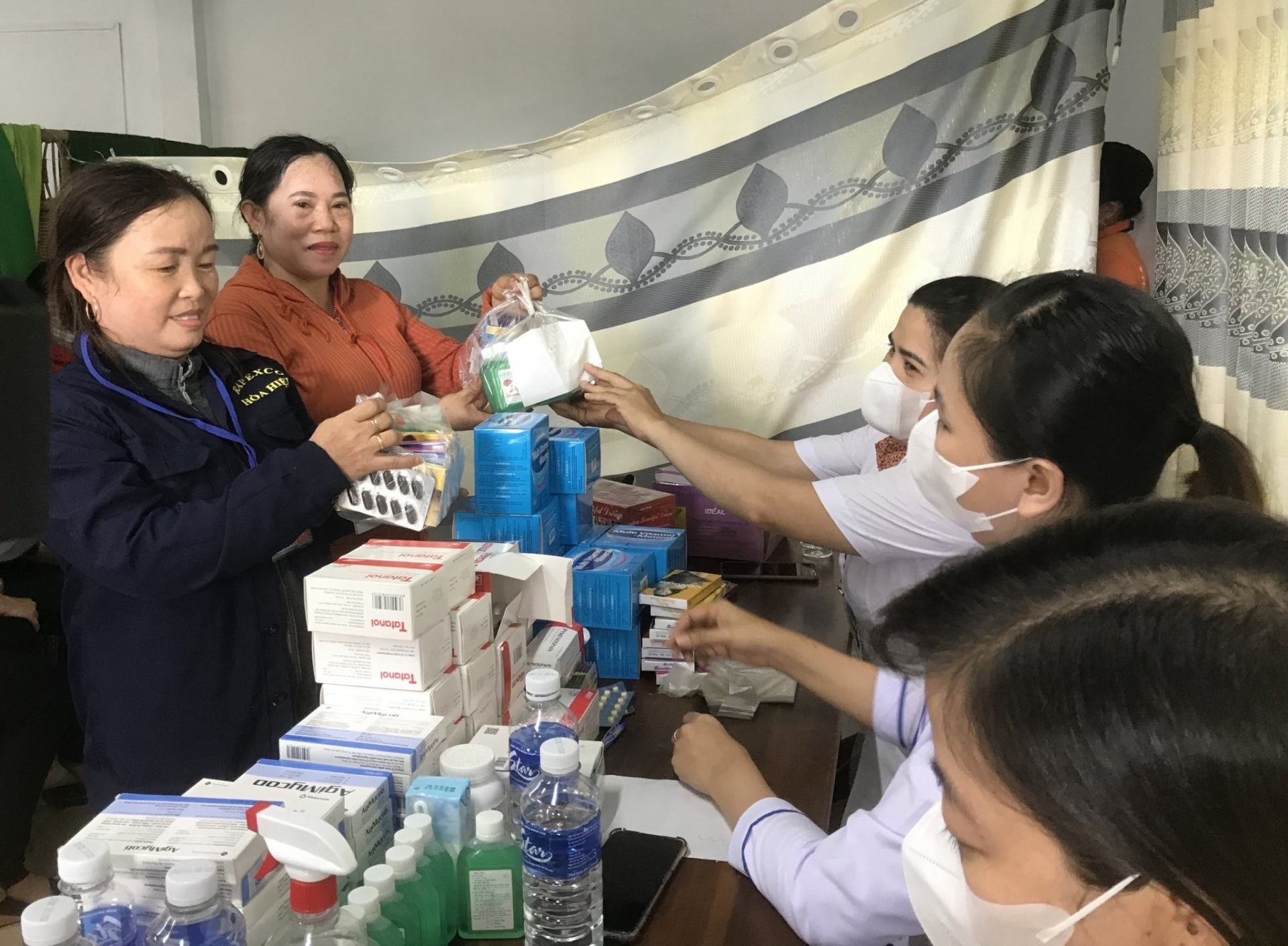 Thường xuyên chăm sóc sức khỏe cho người lao động