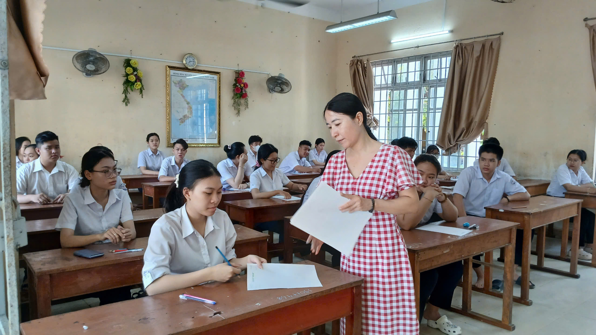 Tập trung ôn tập, giúp học sinh vững tin trước kỳ thi tốt nghiệp THPT 