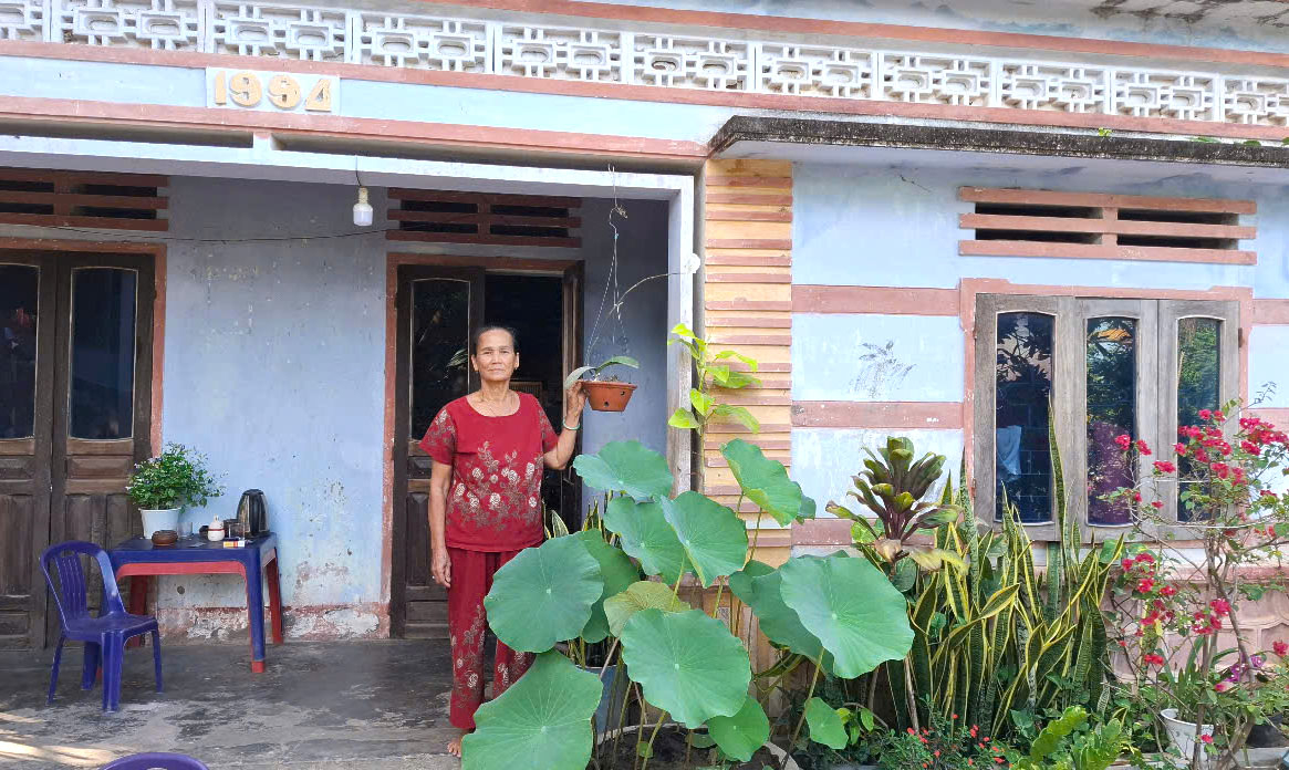 Xóm nhà có khắc số năm