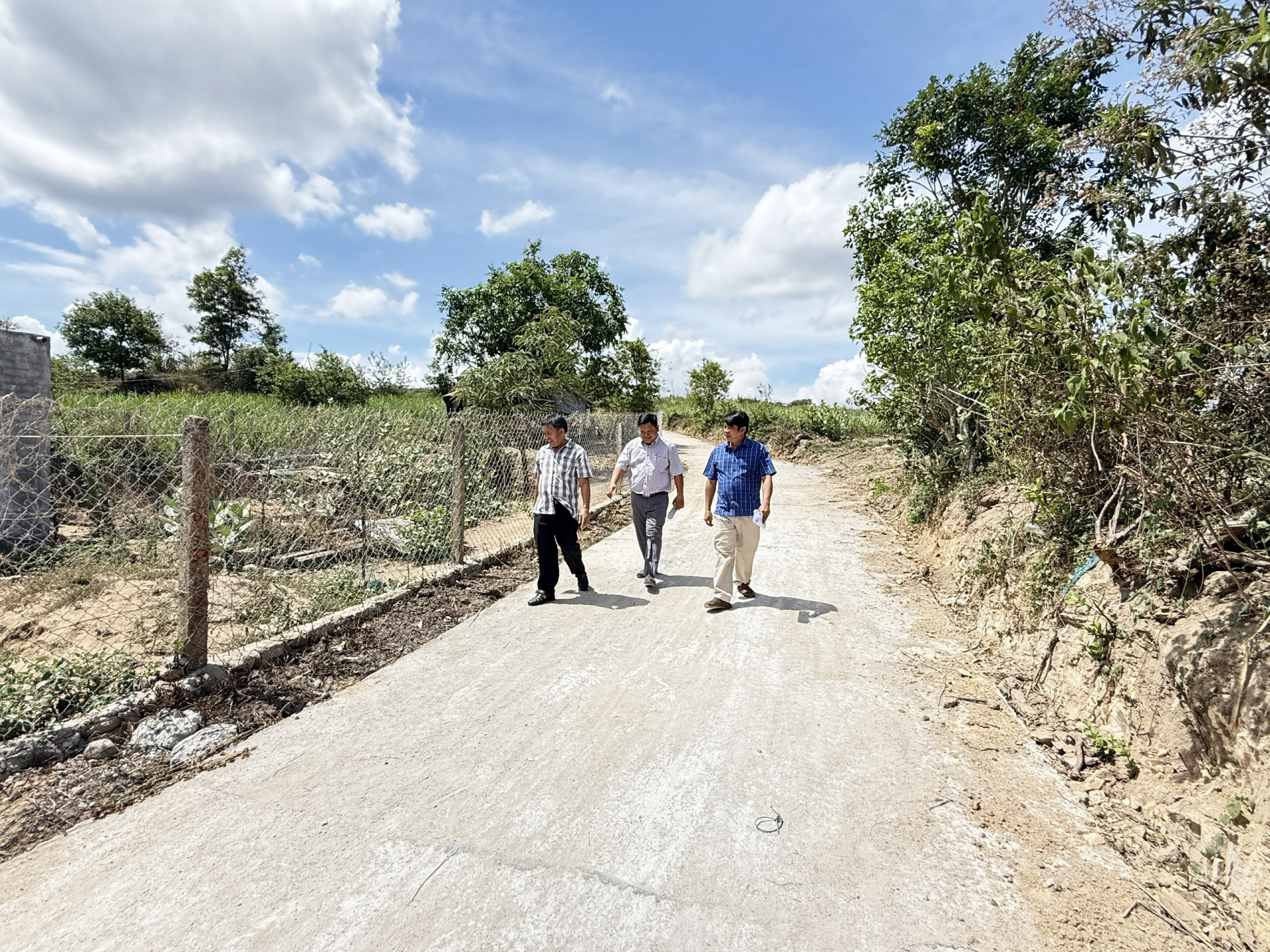 Cà Lúi nỗ lực hoàn thiện hạ tầng, nâng cao chất lượng đời sống
