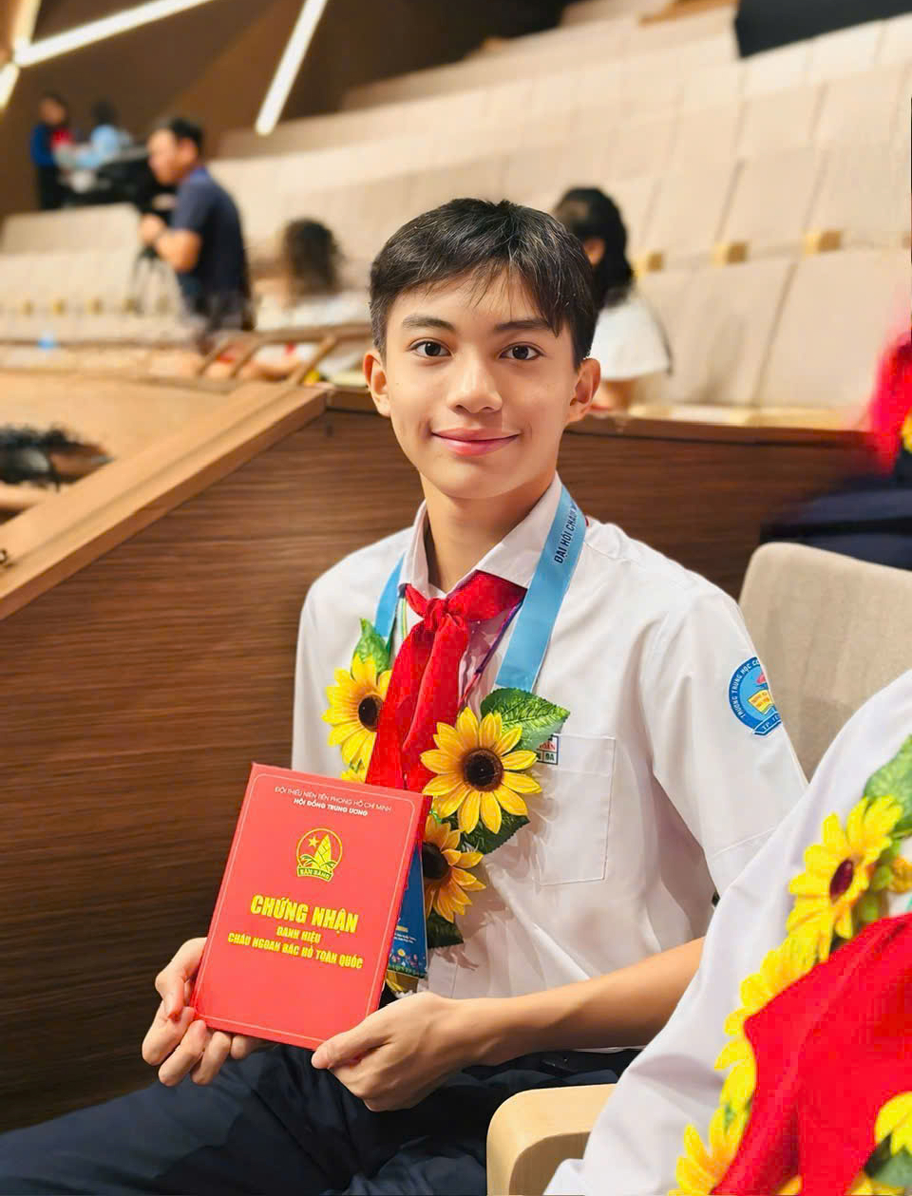 Học sinh xuất sắc Lê Nguyên Chương