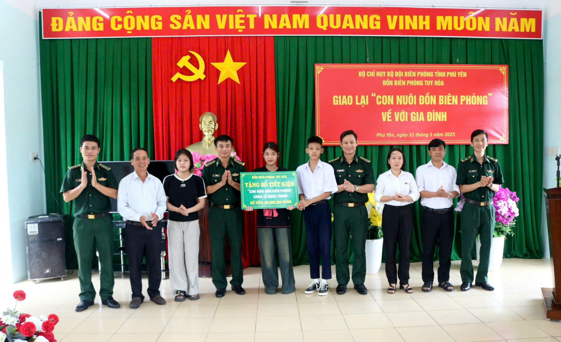 ĐỒN BIÊN PHÒNG TUY HÒA: Giao lại con nuôi biên phòng về với gia đình