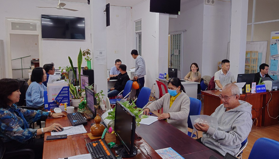 Cải cách hành chính tiếp tục chuyển biến tích cực