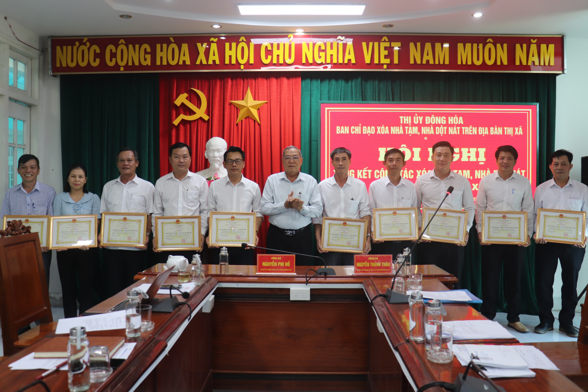 ĐÔNG HÒA: Khen thưởng 25 tập thể và cá nhân có thành tích trong công tác xóa nhà tạm