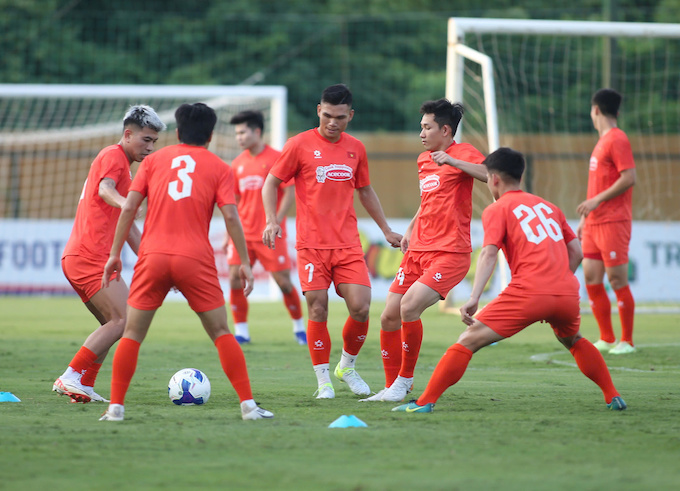 Tư thế nhà vô địch khu vực