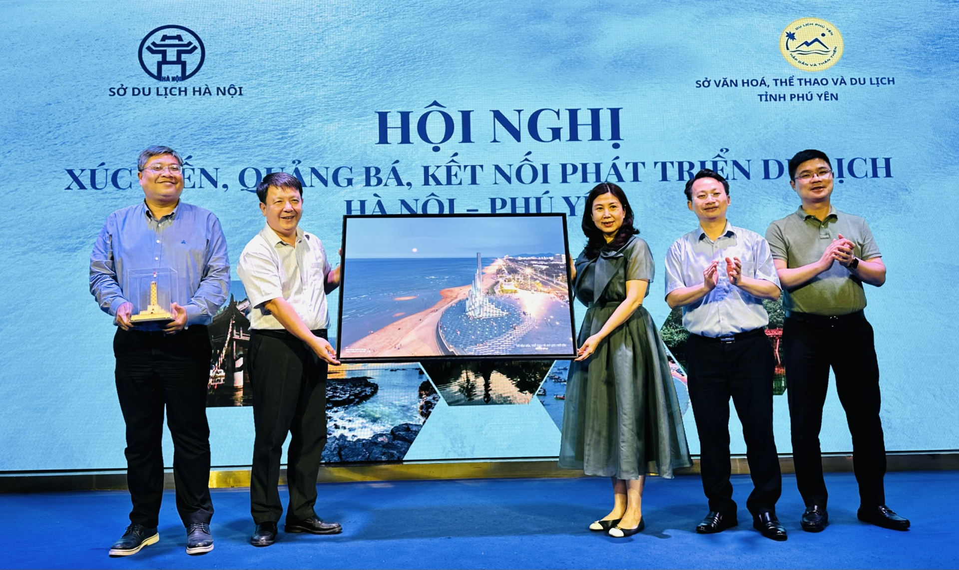 Bứt phá trong liên kết, phát triển du lịch bền vững