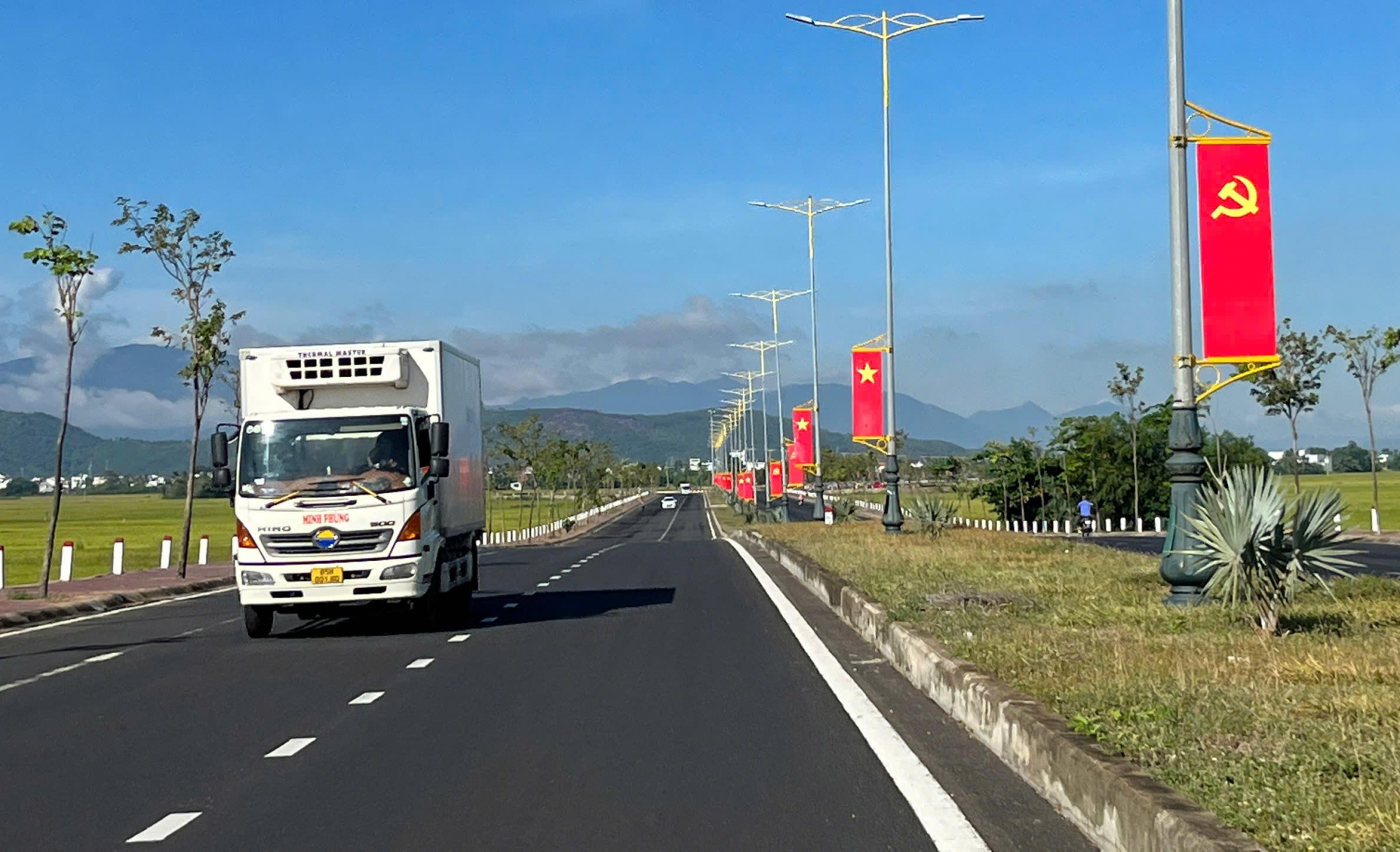 Đánh thức tiềm năng kinh tế trục đô thị Đông - Tây