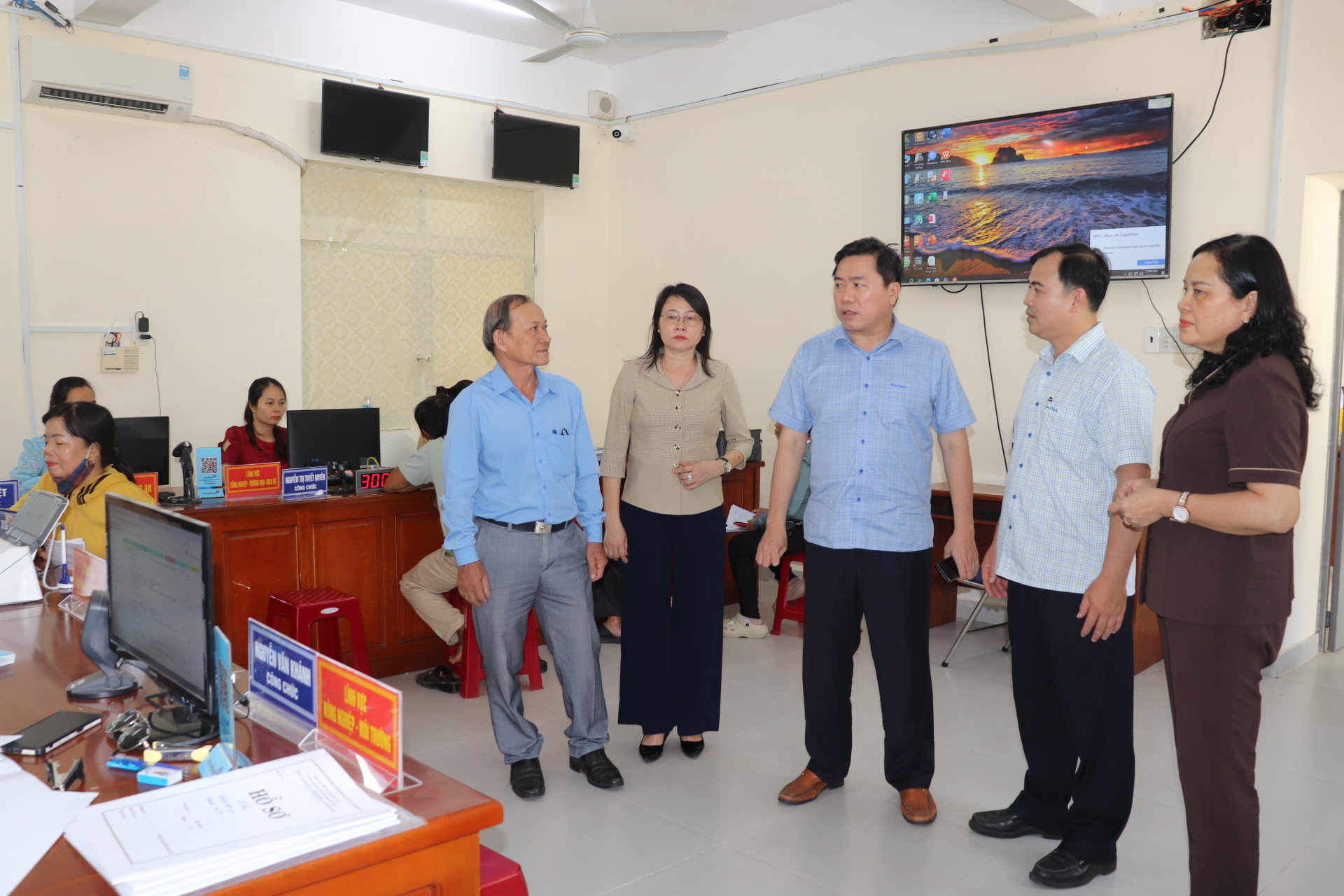 Kiểm tra công tác vận hành thử nghiệm các cơ quan xã Phú Hòa 1 mới