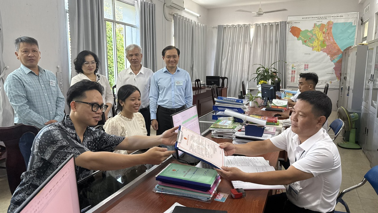 Đảm bảo bộ máy mới cấp xã hoạt động thông suốt, hiệu năng, hiệu quả