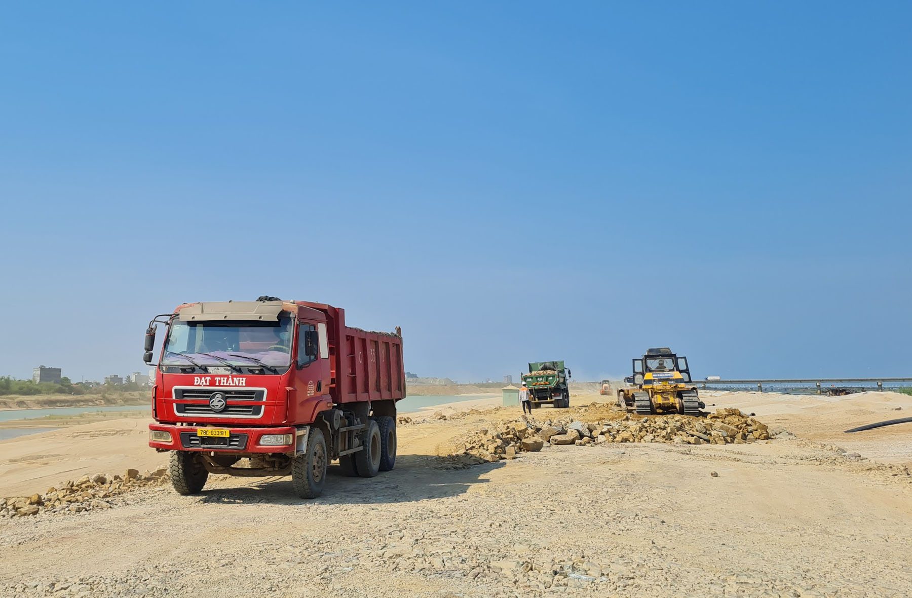 Nỗ lực thực hiện các nhiệm vụ phát triển kinh tế