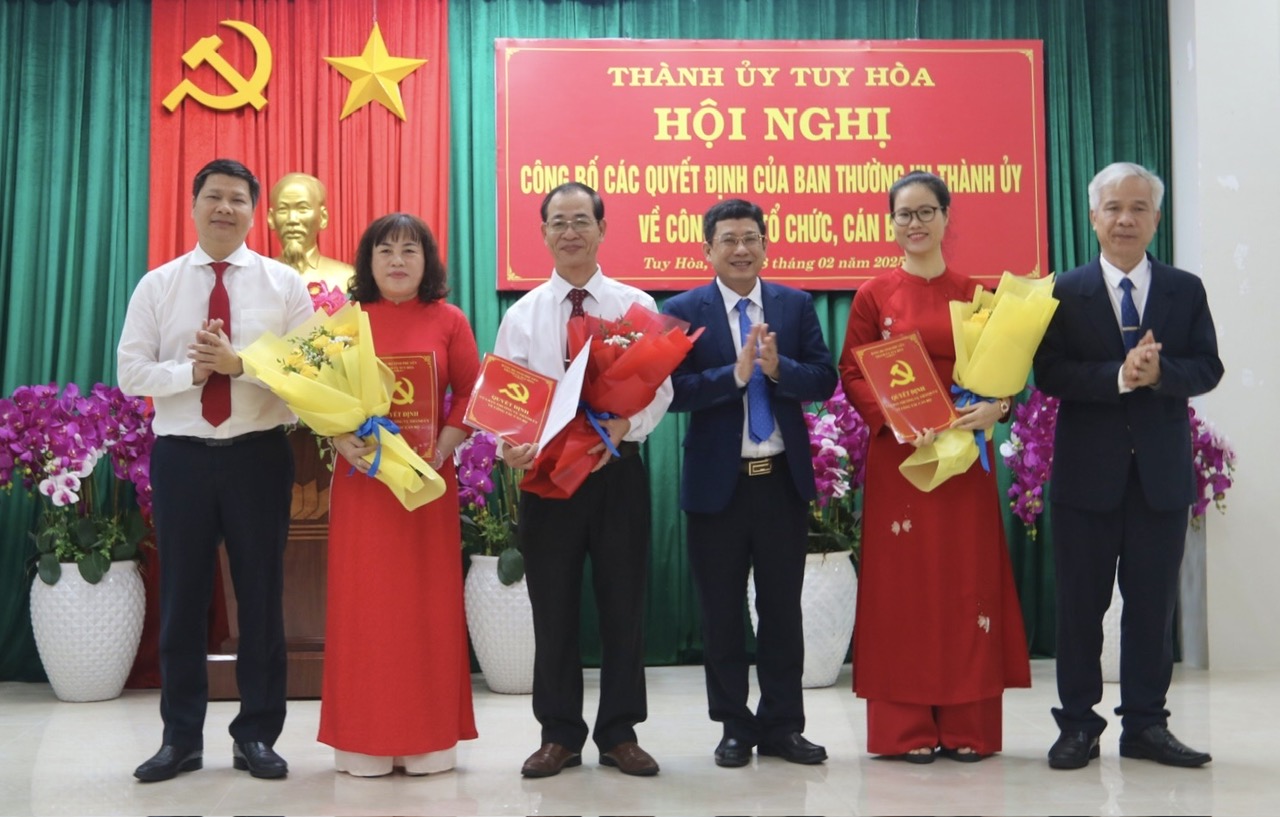 TUY HÒA:
Hợp nhất Ban Tuyên giáo Thành ủy và Ban Dân vận Thành ủy