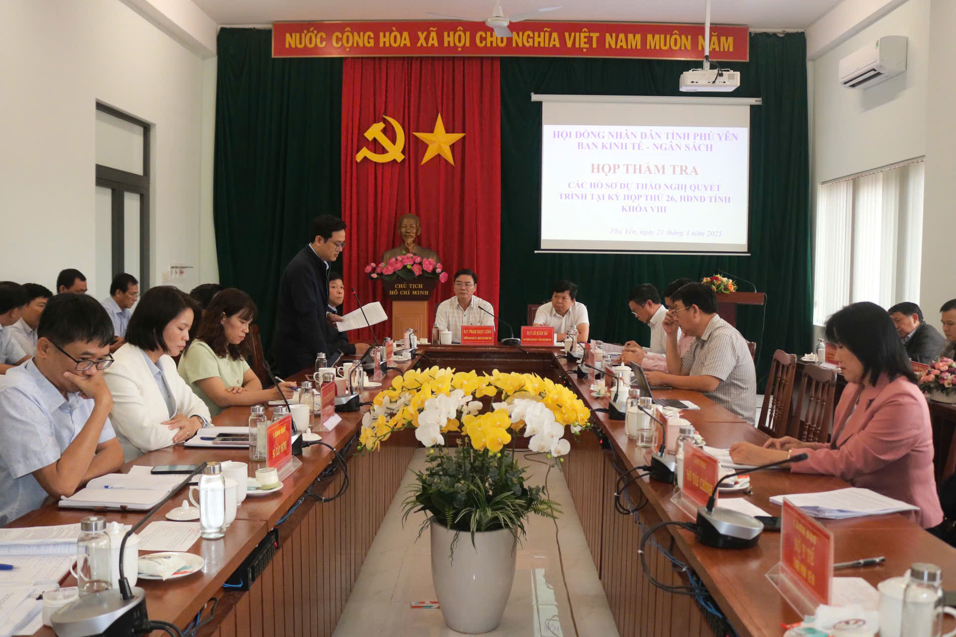 BAN KINH TẾ - NGÂN SÁCH HĐND TỈNH: Thẩm tra các hồ sơ dự thảo nghị quyết UBND tỉnh trình Kỳ họp thứ 26 HĐND tỉnh