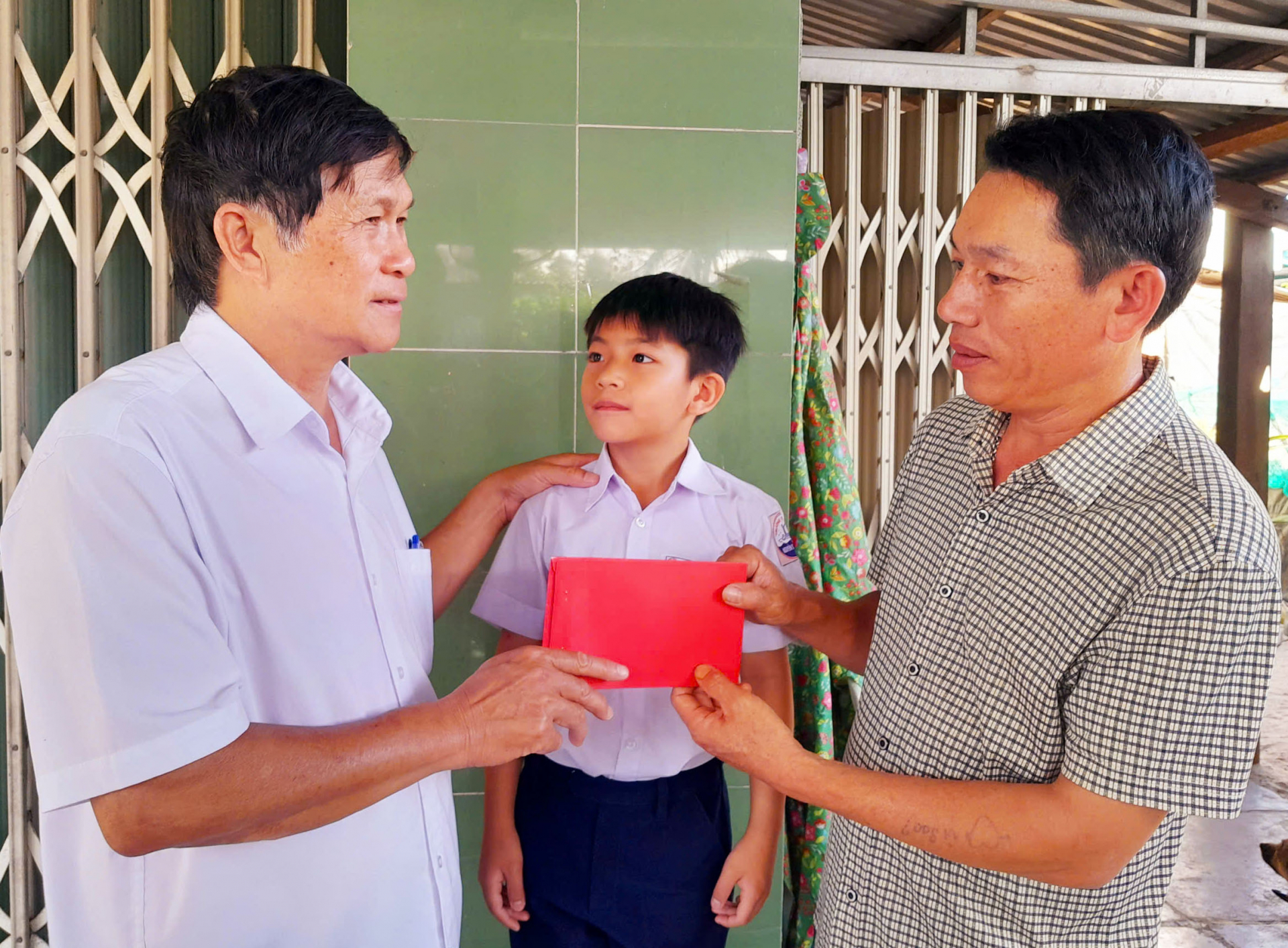 Bạn đọc chia sẻ, giúp đỡ các hoàn cảnh khó khăn