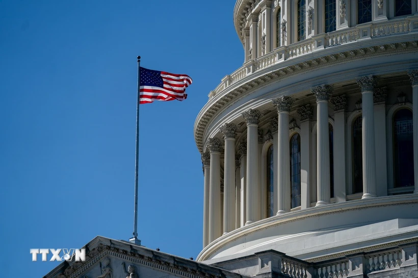 Mỹ lại tránh được nguy cơ chính phủ đóng cửa