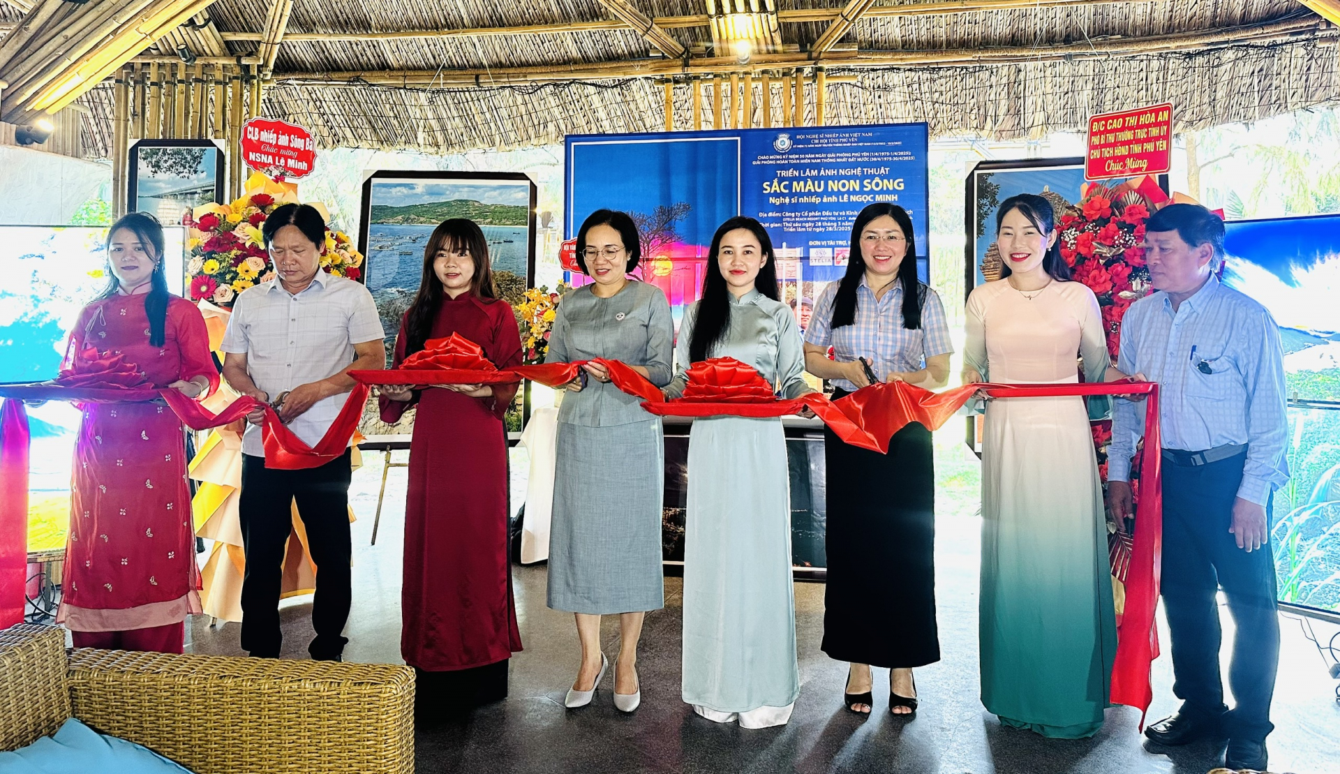 Khai mạc triển lãm ảnh nghệ thuật “Sắc màu non sông”