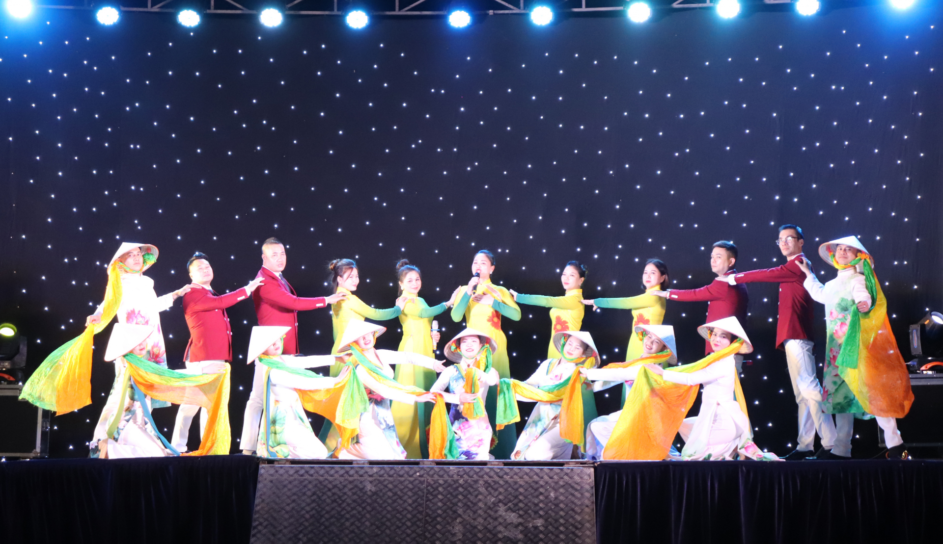 Trung tâm Văn hóa nghệ thuật Hải Dương biểu diễn phục vụ cán bộ, Nhân dân Phú Hòa