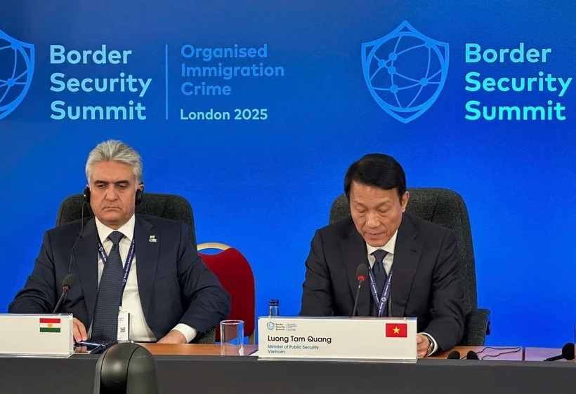 Bộ trưởng Lương Tam Quang dự Hội nghị thượng đỉnh về an ninh biên giới tại Anh