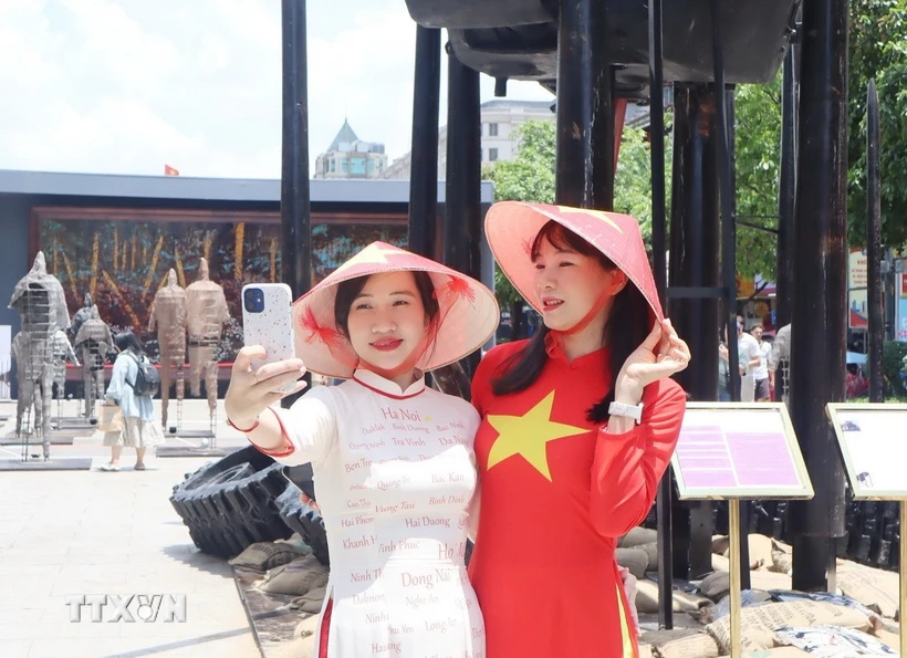 Thủ tướng yêu cầu tăng cường công tác bảo đảm an ninh, trật tự dịp nghỉ lễ