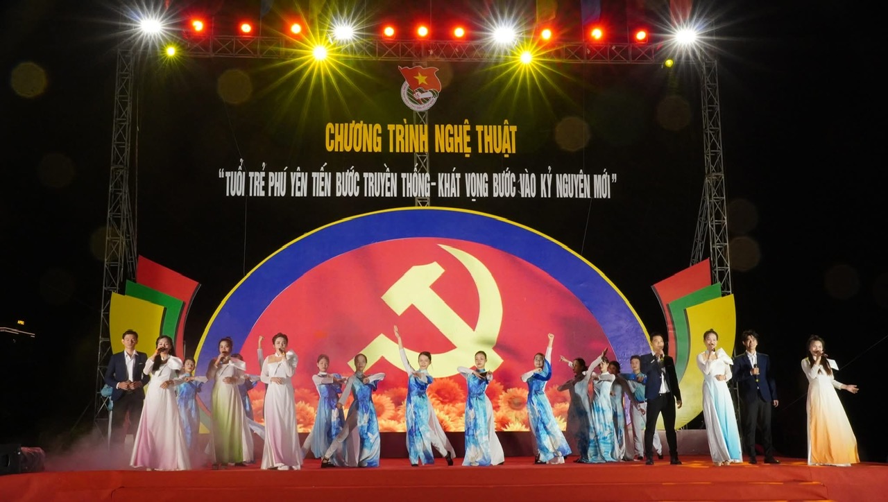 Tuổi trẻ góp lời ca tiếng hát trong ngày vui giải phóng