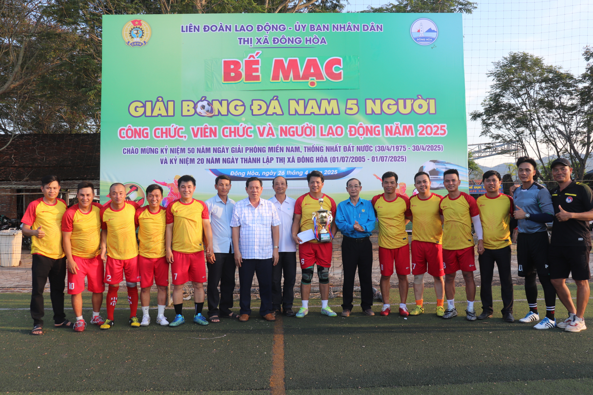 ĐÔNG HÒA: Tổ chức giải bóng đá nam CNVC-LĐ