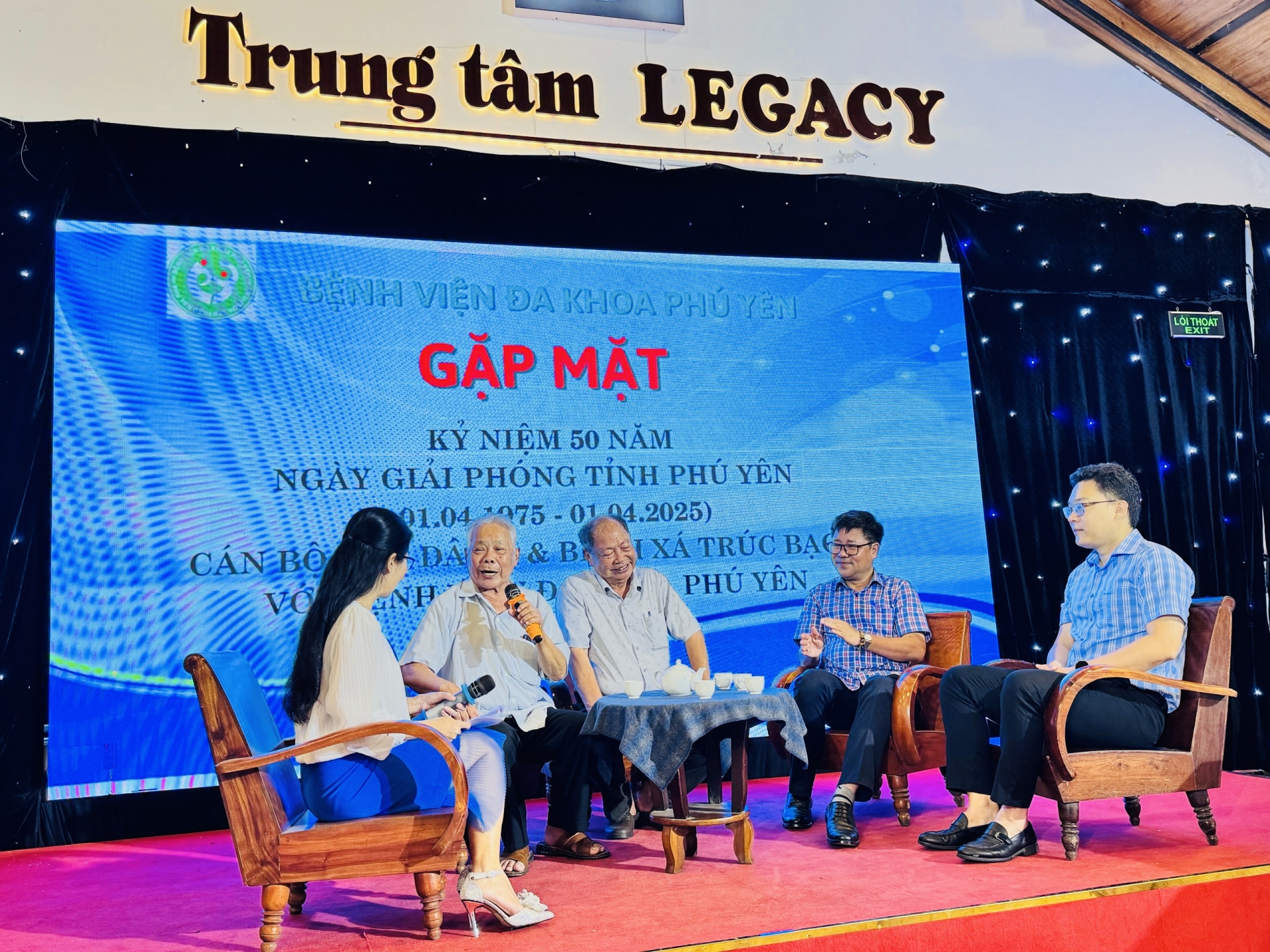  Gặp mặt cán bộ Ban Dân y, Bệnh xá Trúc Bạch trong kháng chiến    