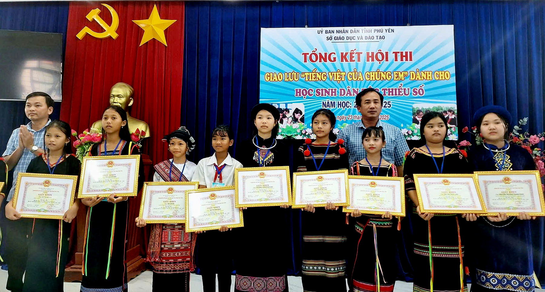 Trao giải hội thi Giao lưu tiếng Việt dành cho học sinh dân tộc thiểu số