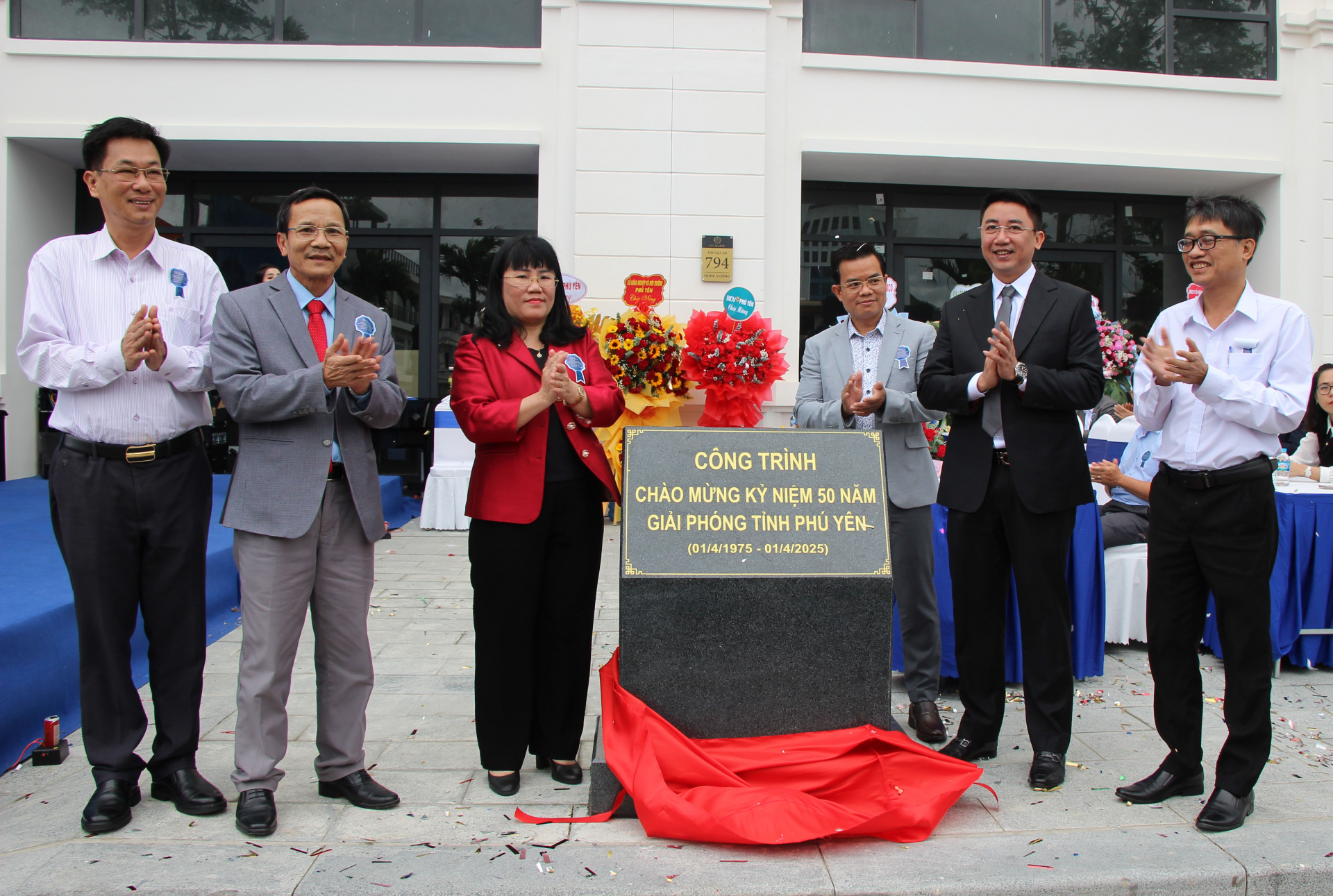 Gắn biển công trình và khánh thành dự án HTL Seaside