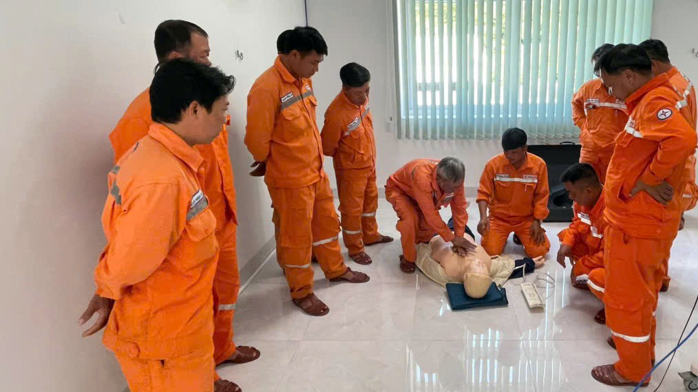 Huấn luyện, sát hạch an toàn điện cho 485 cán bộ, công nhân viên ngành Điện