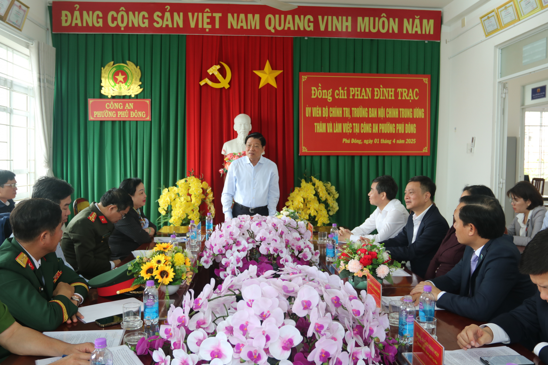 Công an xã phải bám dân, nắm chắc địa bàn