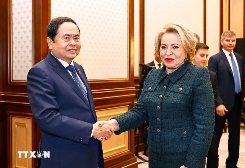 Chủ tịch Quốc hội gặp Chủ tịch Hội đồng Liên bang Nga và Chủ tịch Hạ viện Ấn Độ