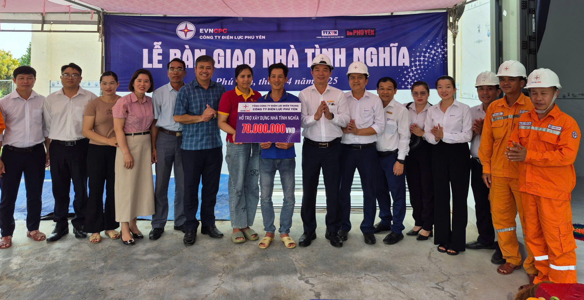 Bàn giao 5 căn nhà tình nghĩa cho hộ nghèo, chính sách