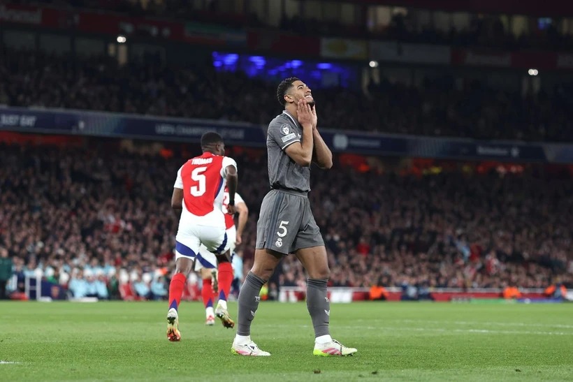 Tứ kết lượt đi Champions League: Real và Bayern cùng bại trận