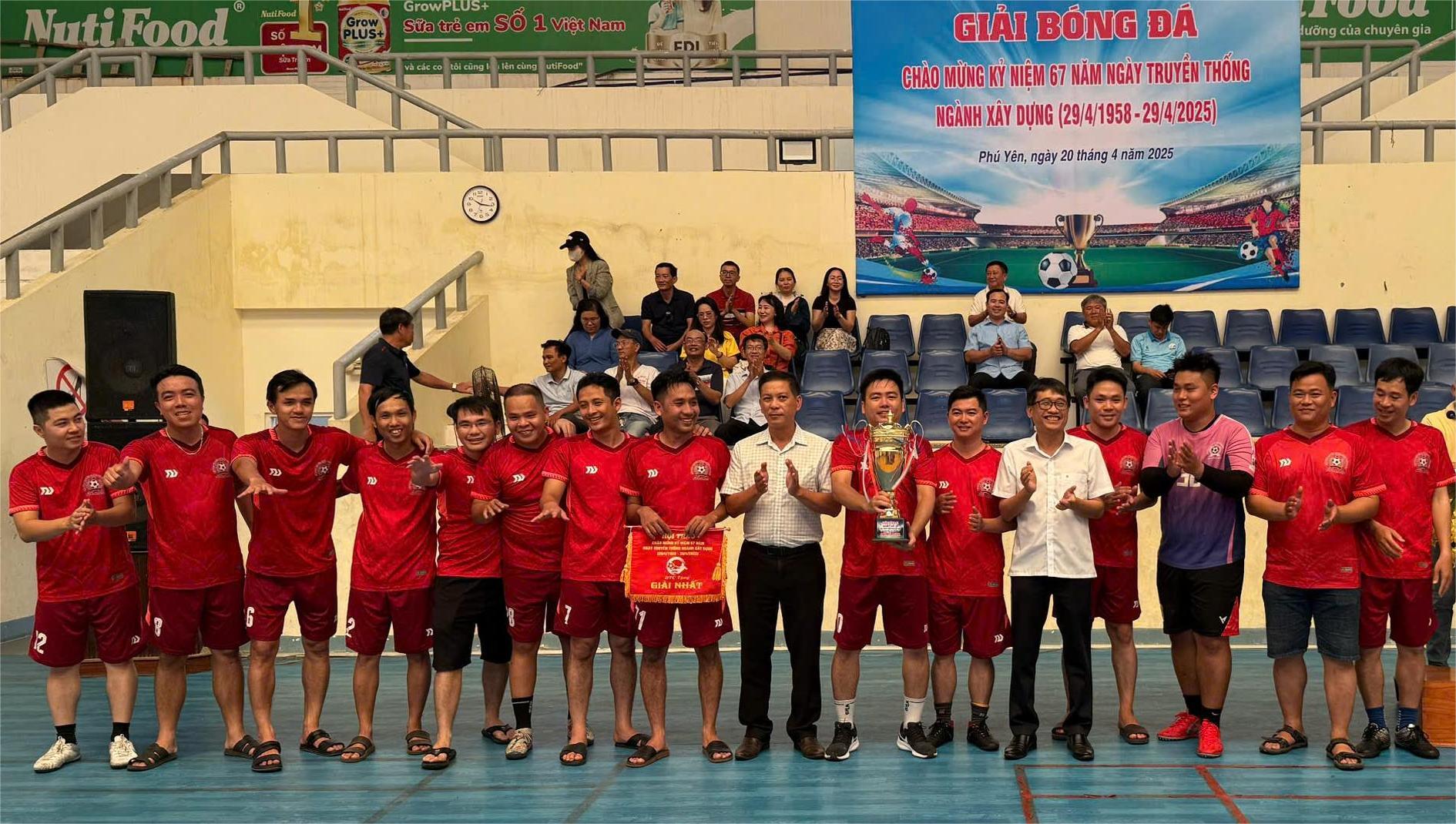 13 đơn vị tham gia giải bóng đá ngành Xây dựng