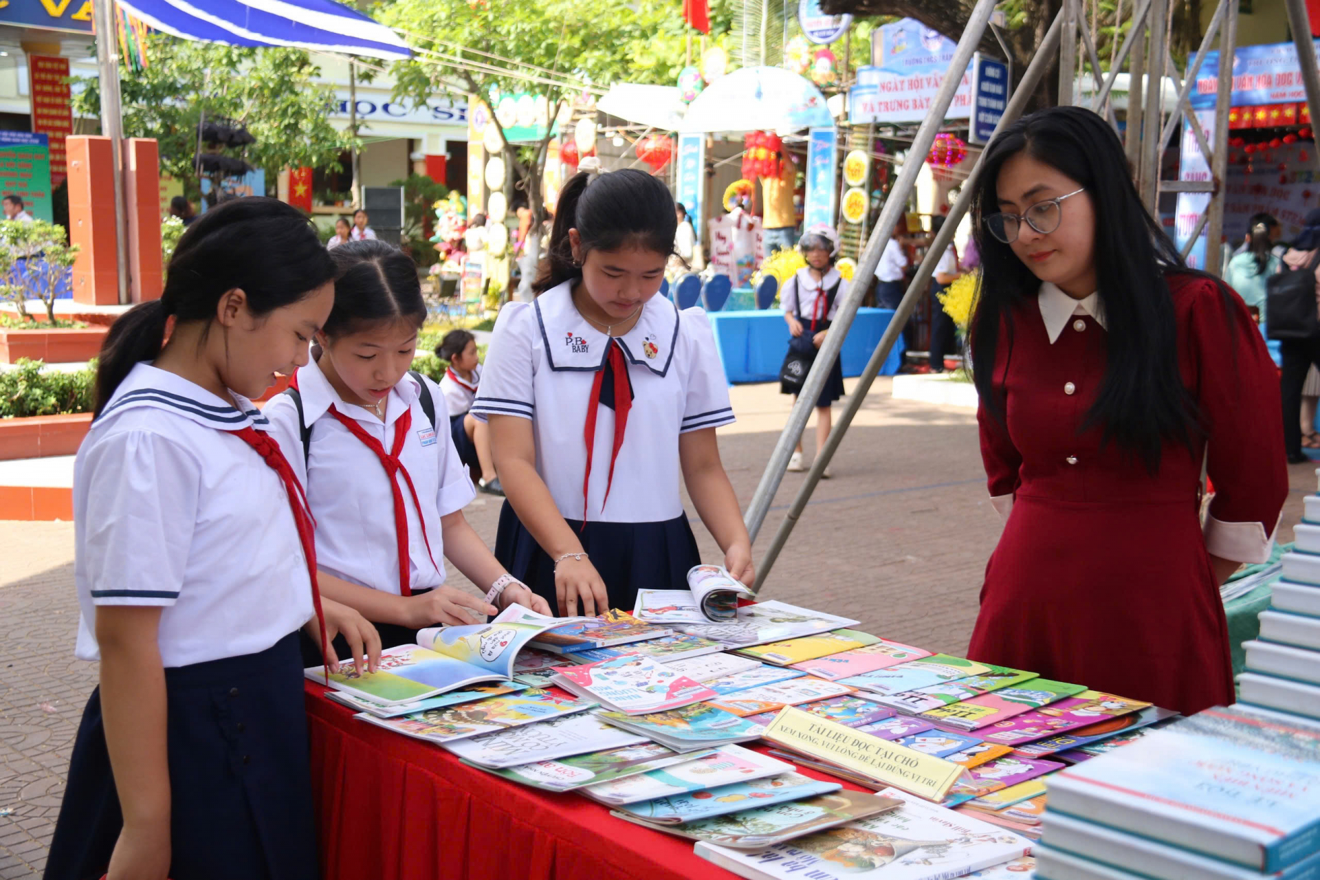 28 trường học tham gia Ngày hội Văn hóa đọc và trưng bày sản phẩm STEM