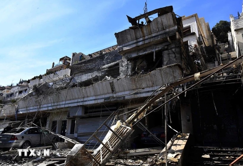 Máy bay chiến đấu Israel không kích cơ sở quân sự gần thủ đô của Syria