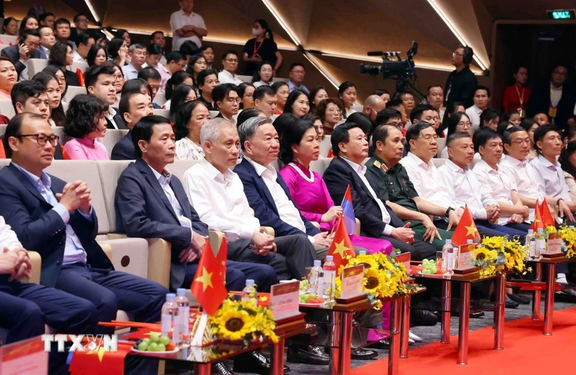 Tổng Bí thư Tô Lâm dự chương trình nghệ thuật 