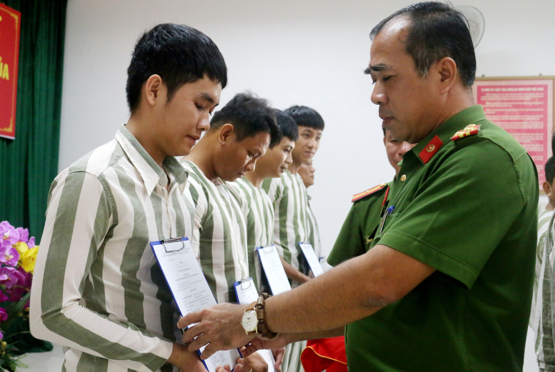 Công bố quyết định đặc xá của Chủ tịch nước cho 14 phạm nhân